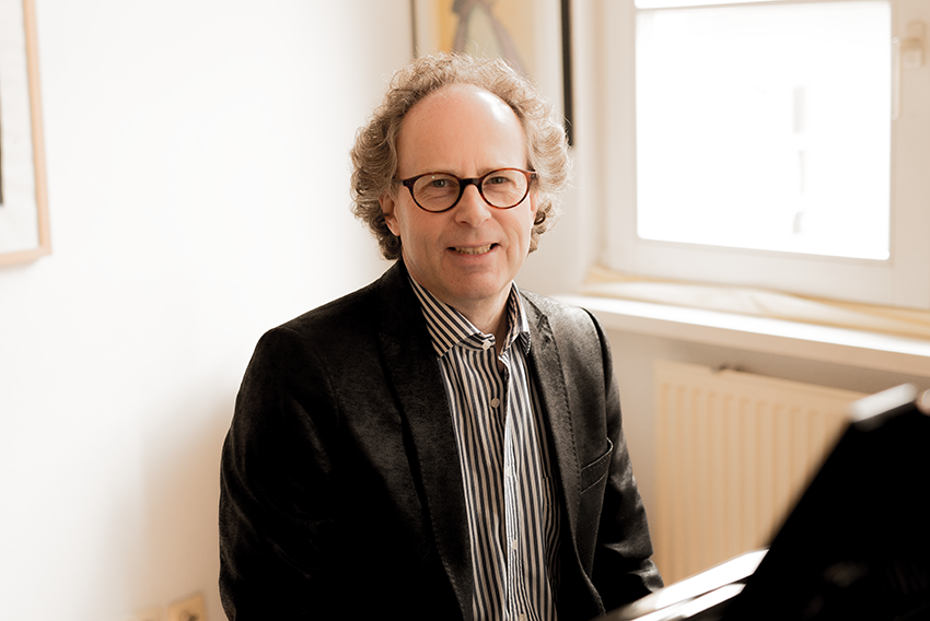 Peter Schmitz Peter Schmitz, Klavier, Tenor, Studio Vocal, Konzertchor, Chorleiter, Konzertchor Federsee, Ochsenhausend, Mönchen-Gladbach